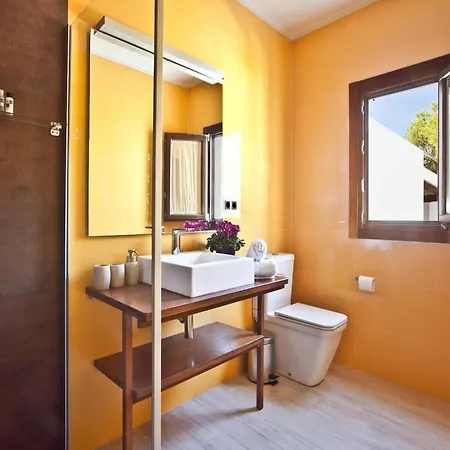 בית נופש Beachfront With Saltwater Pool *