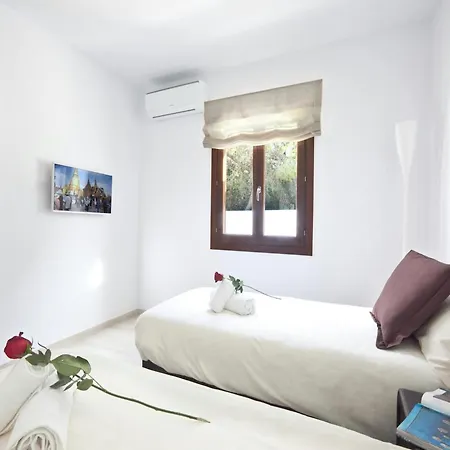 בית נופש Beachfront With Saltwater Pool *
