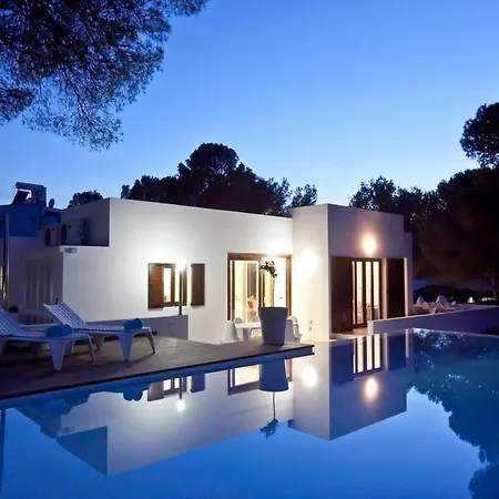 בית נופש Beachfront With Saltwater Pool