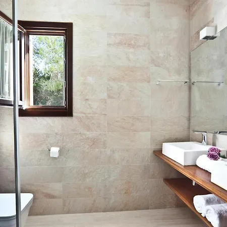 בית נופש Beachfront With Saltwater Pool